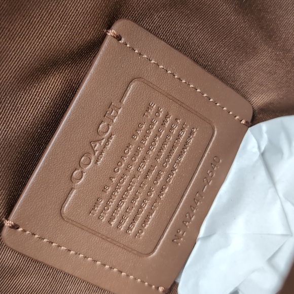 Coach 2540 Mens Refined Pebble Leather West Pack Silver/Light Saddle -Firm Price - Picture 15 of 16